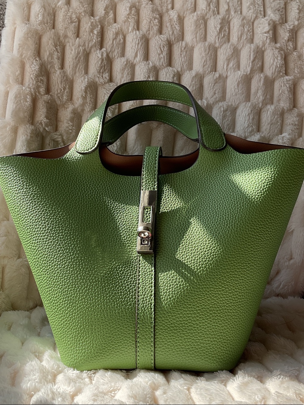 Green pebbled Leather Top-Handle handbag. Silver Hardware.
